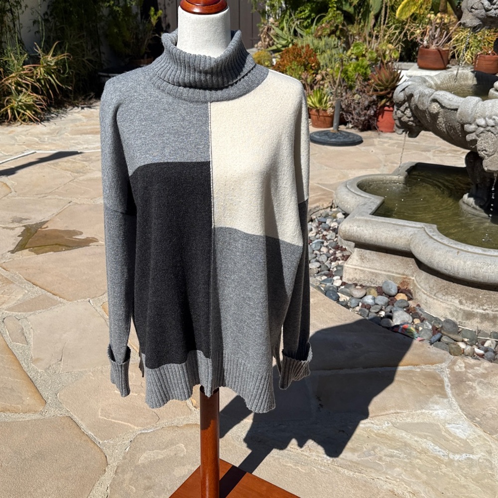 Colorblock Turtleneck Sweater